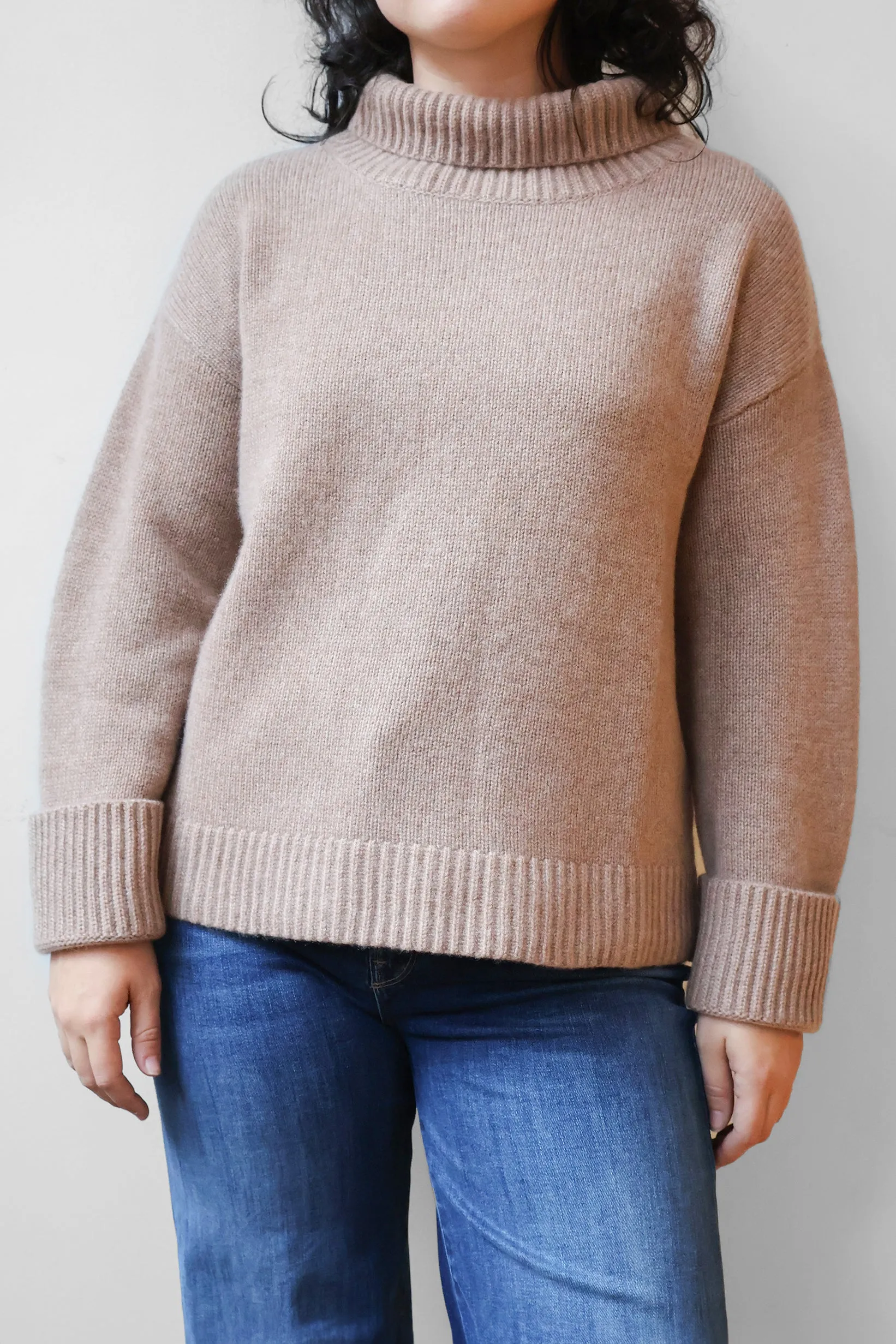 Cashmere Turtleneck in Heathered Brown