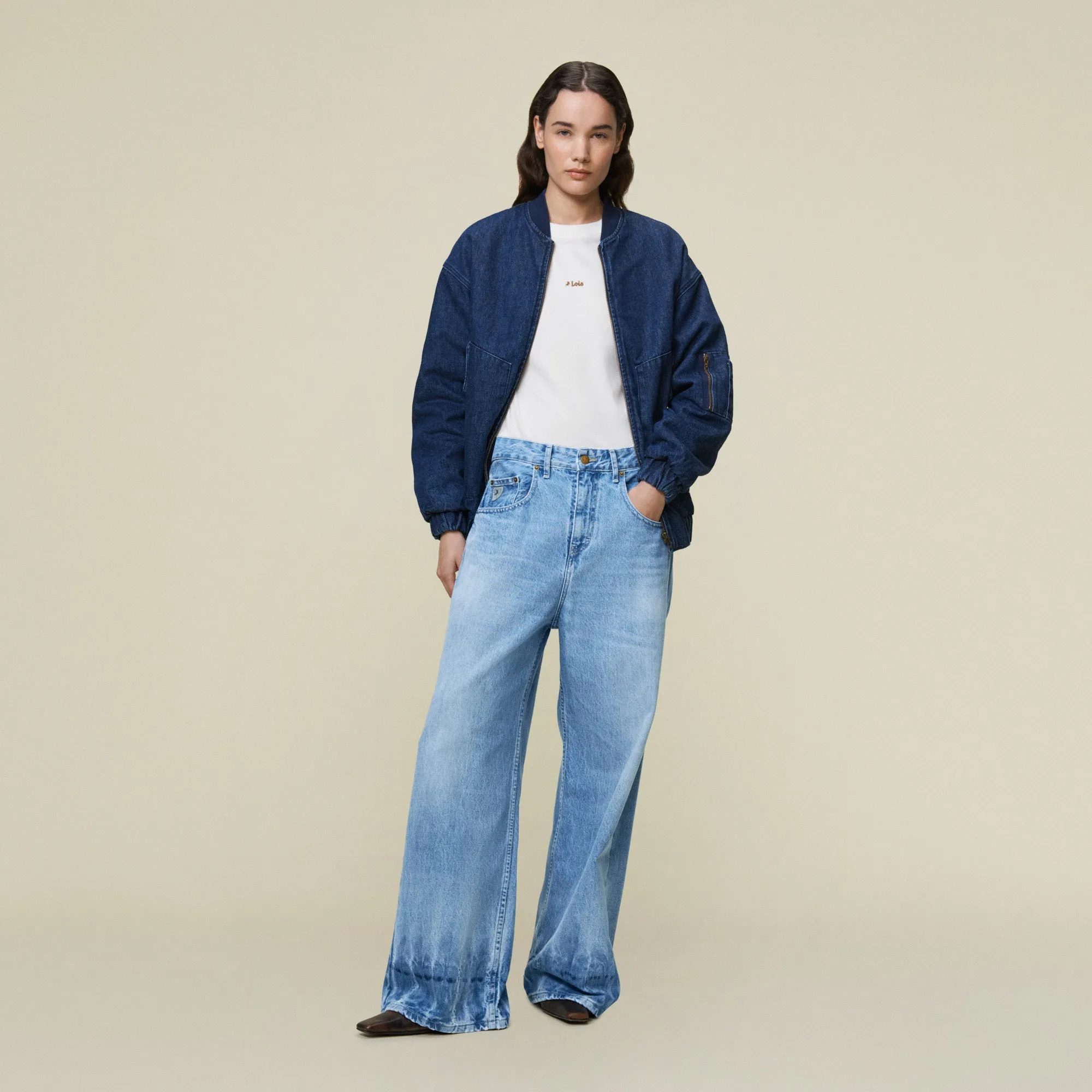 Cherry Tee Lois Center - Cropped Tee