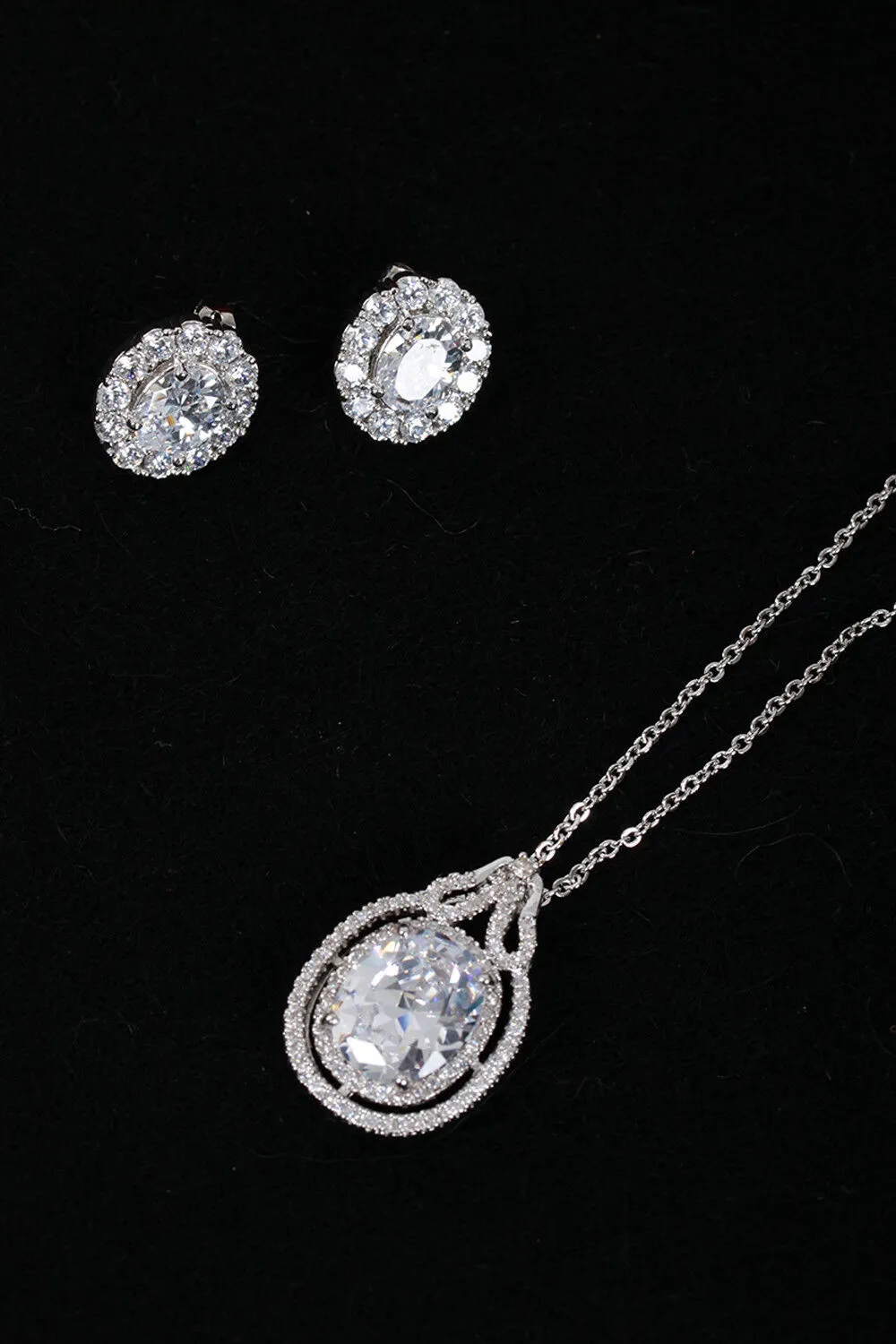 Diamante and jewel Necklace Set