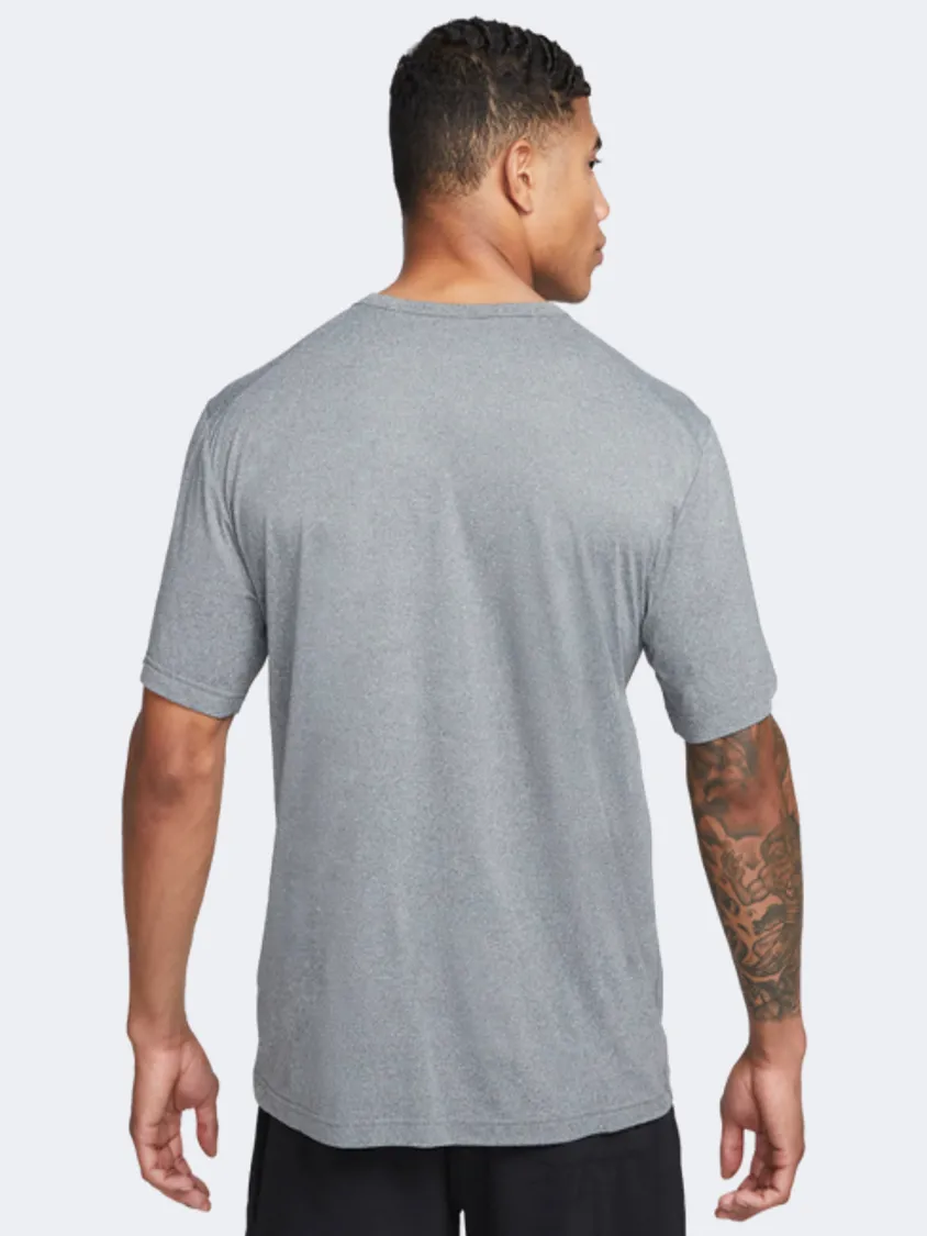 Nike Dri-Fit Uv Hyverse Men Training T-Shirt Grey